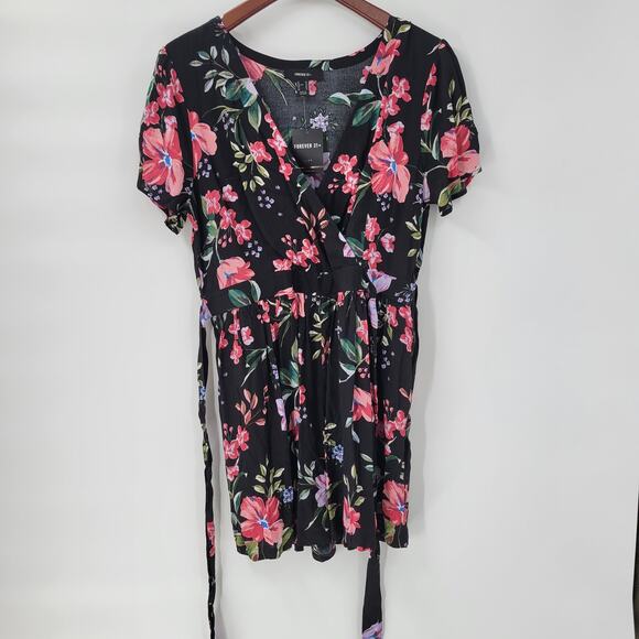 Forever 21 Womens Faux Wrap Romper 0X Black Multi Floral Tie Waist Shorts NEW - Picture 11 of 12